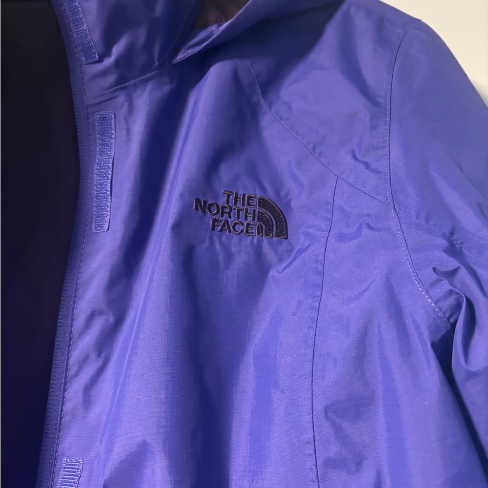 The North Face Violet Women’s Resolve Insulated Jacket - Picture 2 of 8